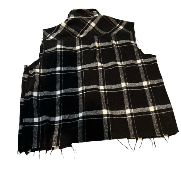 EUC OAT New York flannel sleeveless vest black and white Large - Picture 2 of 8